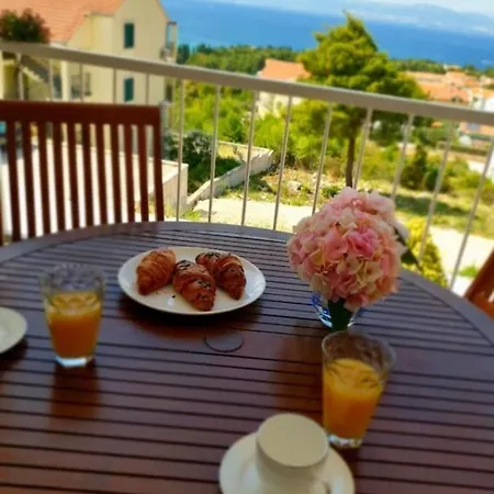 Wonderful Sea View, Swimming Pool, Private Parking *